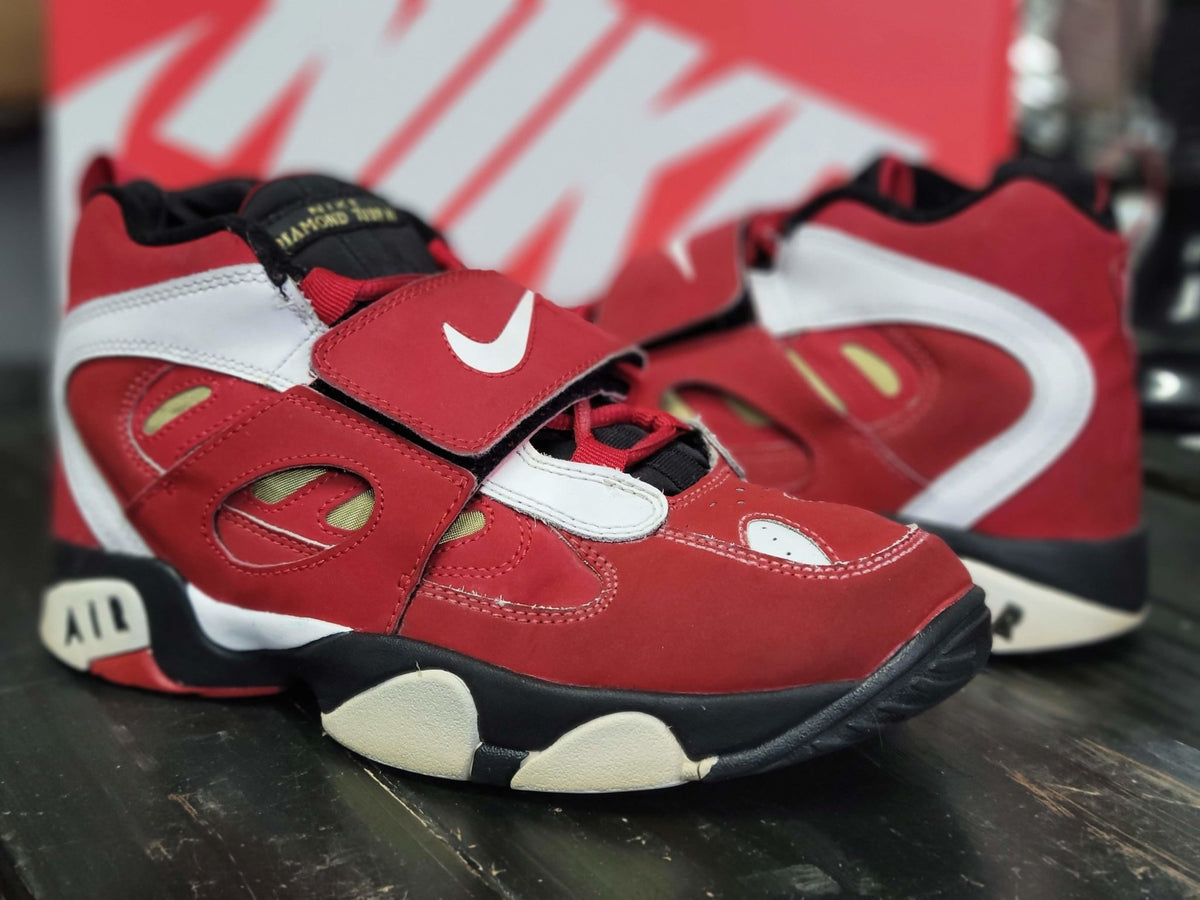 Nike Diamond Turf II Red/Gold Basketball Shoes 488294-600