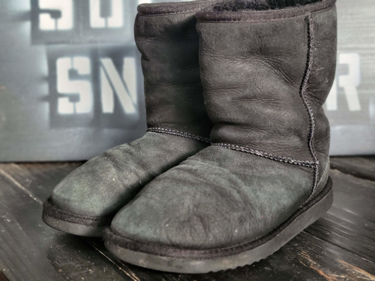 新品未使用＊UGG W CLASSIC SHORT 5825 W グレー 7 UGG Australia Classic Short(5825, Sheepskin Lining, Treadlite Sole