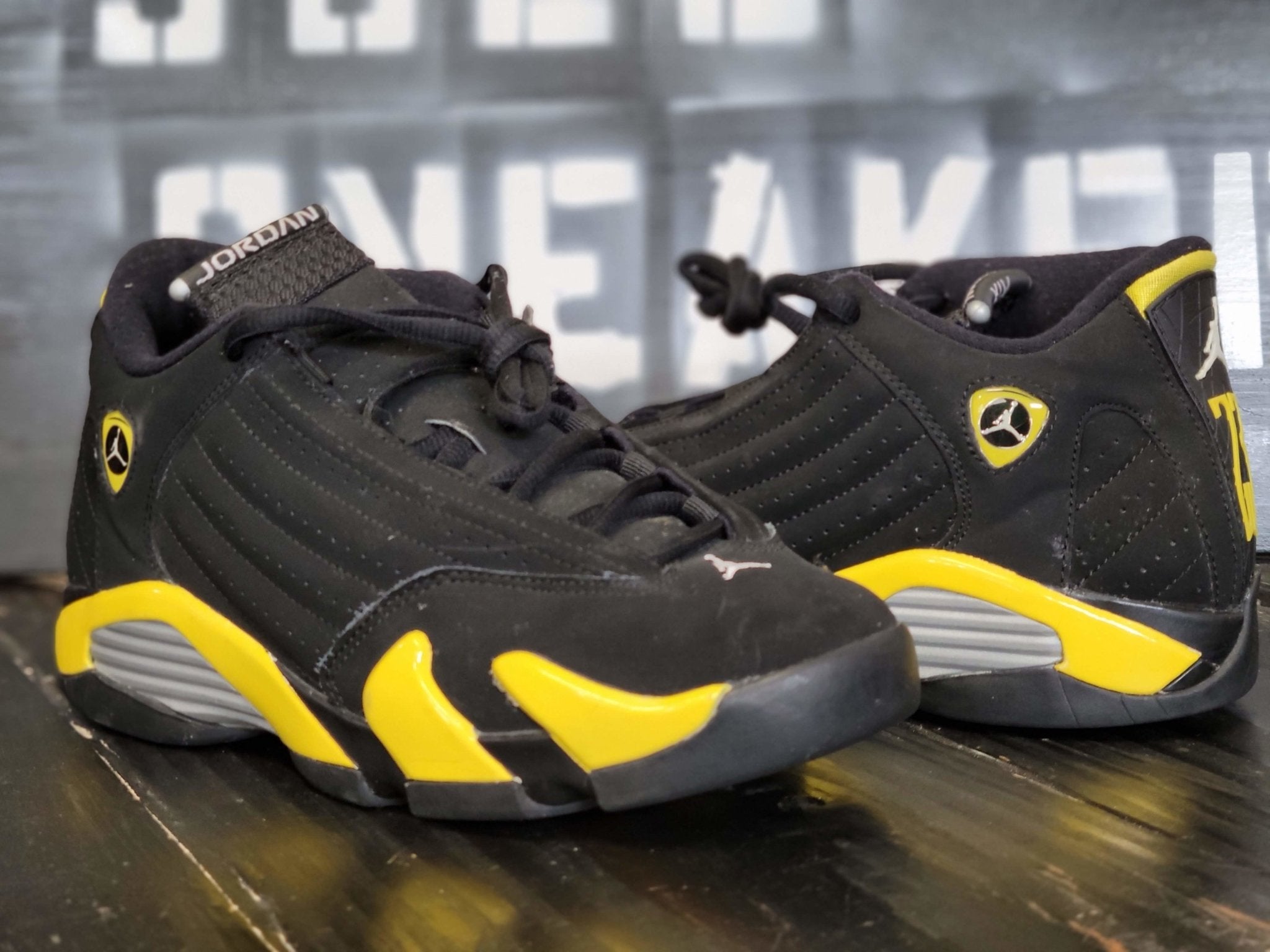 2014 Jordan Retro 9 Black/Yellow Sneakers 487524-070 Kid 5y Women 6.5 -  SoldSneaker, image size:2048x1536